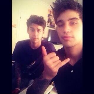 Image_Janoskian's tweet image. #Imagine being a guest on #TwinTalkTime