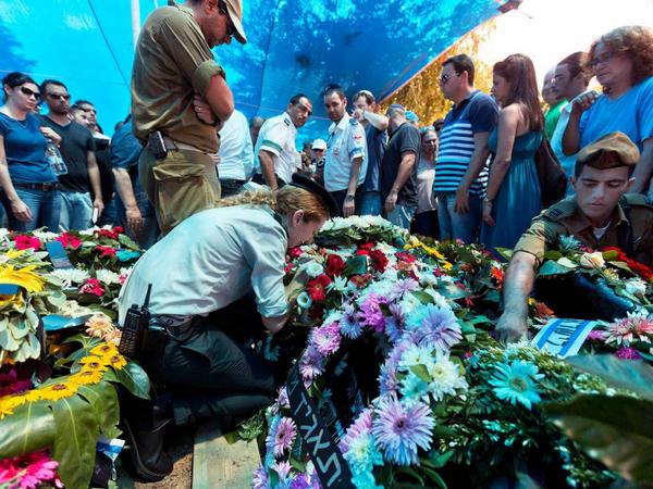 MSNFeatures's tweet image. The latest #photos from the Israel-Gaza conflict: on-msn.com/1nufhHd