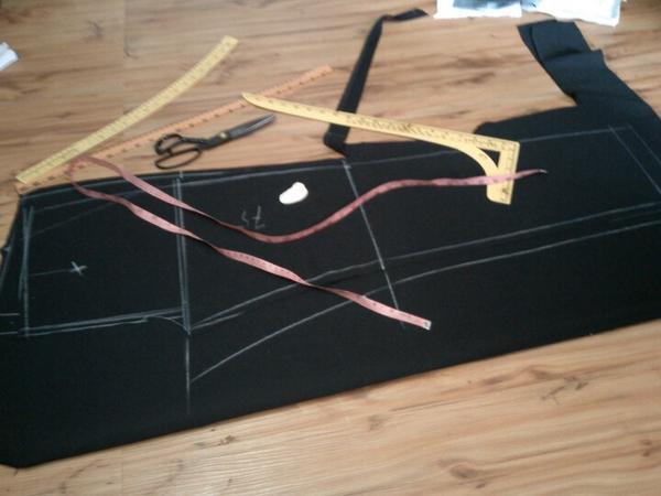 Muyrisey's tweet image. Pola pemotongan bahan untuk jenis slimfit #fitforleg #patchworking