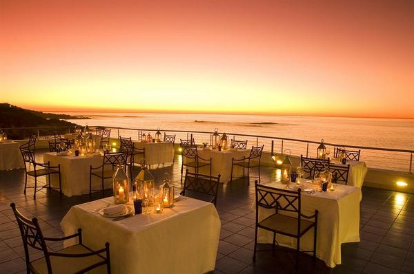 QuickerBookcom's tweet image. Imagine having a romantic dinner to this beautiful view..
quickerbook.com/h/#TwelveApost…