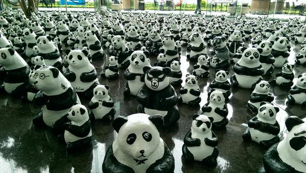 Guideally's tweet image. #HongKong children's paper pandas at #Central. Can they compete with bit.ly/1hGsmeH? #travel #animals