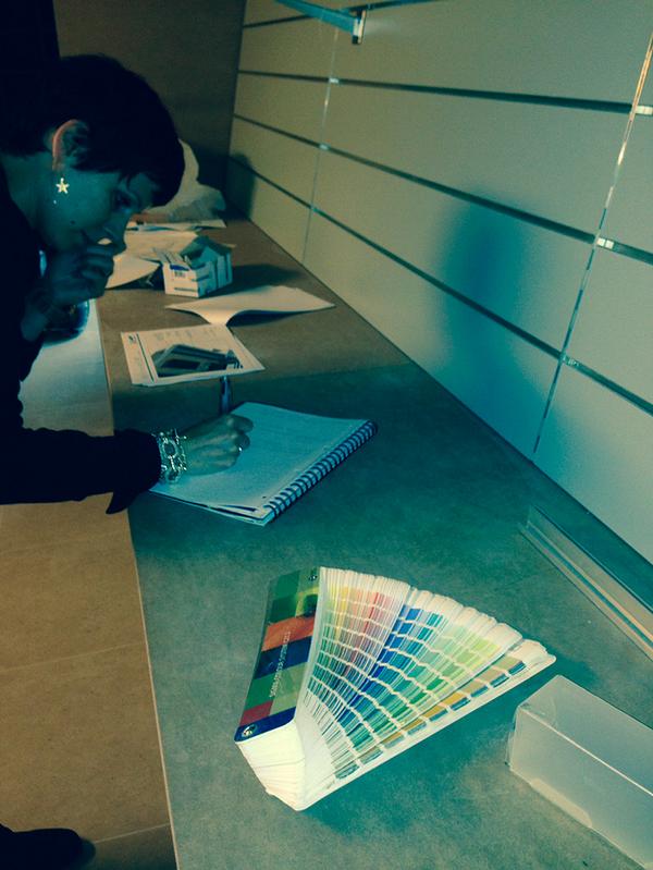 Domeconstruct's tweet image. Notre nouveau showroom avance à grands pas... Julie, notre Architecte-Décoratrice, a finalisé le choix de couleur !!