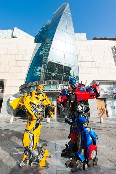 Dubai_Calendar's tweet image. Look who's in town.. @transformers in #dubai. Catch their show at @itsBurJuman Jul 31 - Aug 9. @SummerisDubai