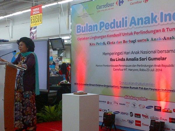 lisayuslani's tweet photo. Menyambut Hari Anak Indonesia # Carrefour Mt Haryono http://t.co/tWxhGn3aig