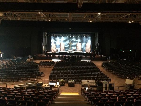 Getting ready for show with <a href="/Martin_Global/">Martin Professional</a> mac 301's, Mac Aura's, Mac 2k profiles and Mac 3k performances