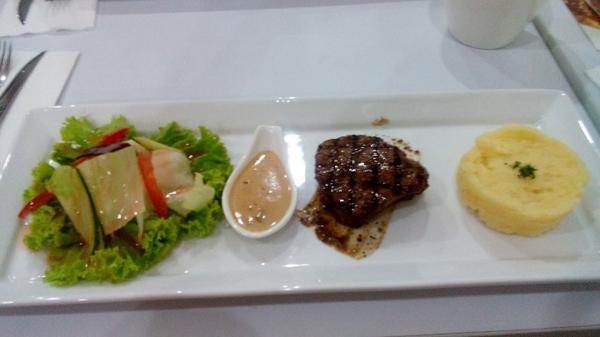 margarethgrace's tweet photo. Steak time @lebouefsteak after pumping with @estersihite http://t.co/W5u32zEaFP