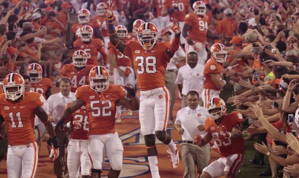 ClemsonFB's tweet photo. 38 days until kickoff... are you #ALLIN? #Clemson http://t.co/jB4MsiGFuf