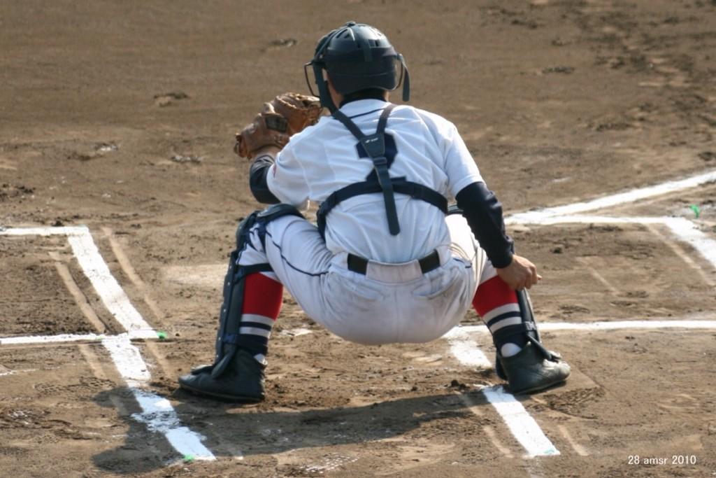 高校野球が好き Pa Twitter キャッチャーって座ってるだけで 楽そうだよね って言ってた子いるけど キャッチャー はチームの要 それくらい重要 大切 ピッチャーはキャッチャーを信じてミットに投げる そして 野手全員への心配りを常に心がける Http T Co 高校野球が好き Pa Twitter キャッチャーって座ってるだけで 楽そうだよね って言ってた子いるけど キャッチャー はチームの要 それくらい重要 大切 ピッチャーはキャッチャーを信じてミットに投げる そして 野手全員への心配りを常に心がける Http T Co