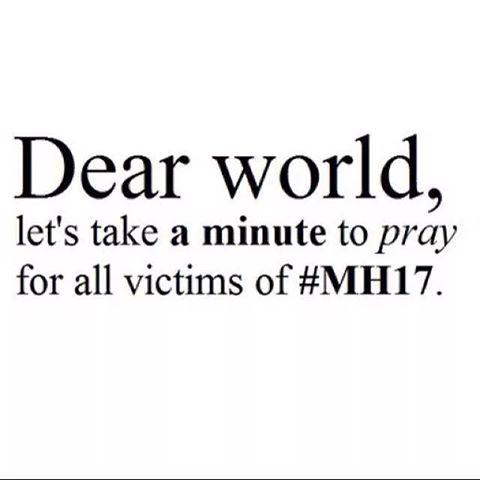 "Dear world, let's take a minute to pray for all victims of #MH17" #verbonden #nationalerouwdag