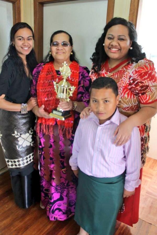 KUINIMELE90's tweet photo. Missing my mum 😖😢🎂🎉💞👑 http://t.co/tSB2Afktk0