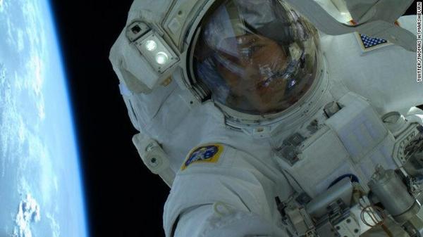 thalesgroup's tweet photo. Out of this world: The best selfies from space |  by @cnntech http://t.co/LxKzHSdaDV http://t.co/oahzQ3VQdp
