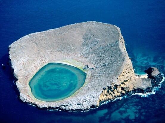 _Paisajes_'s tweet photo. Espectacular La laguna azul en Islas Galápagos,Ecuador. http://t.co/5STPvWPkmP