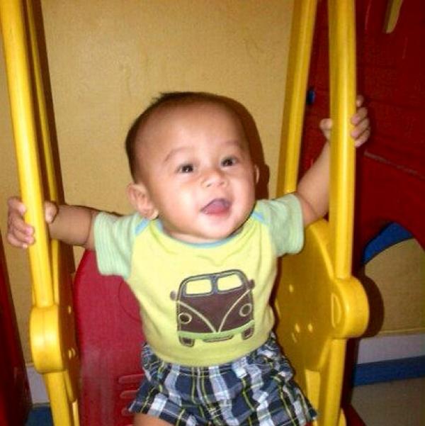 paramitha_tp's tweet photo. lalaalaaa..aku syenang sekaliii..pake kaos @MothercareIndo *nyanyik pake nada lagu doraemon*  #TUMKidsInMC http://t.co/Er1naMrqcY