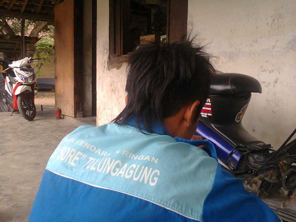 aa_rois tweet picture