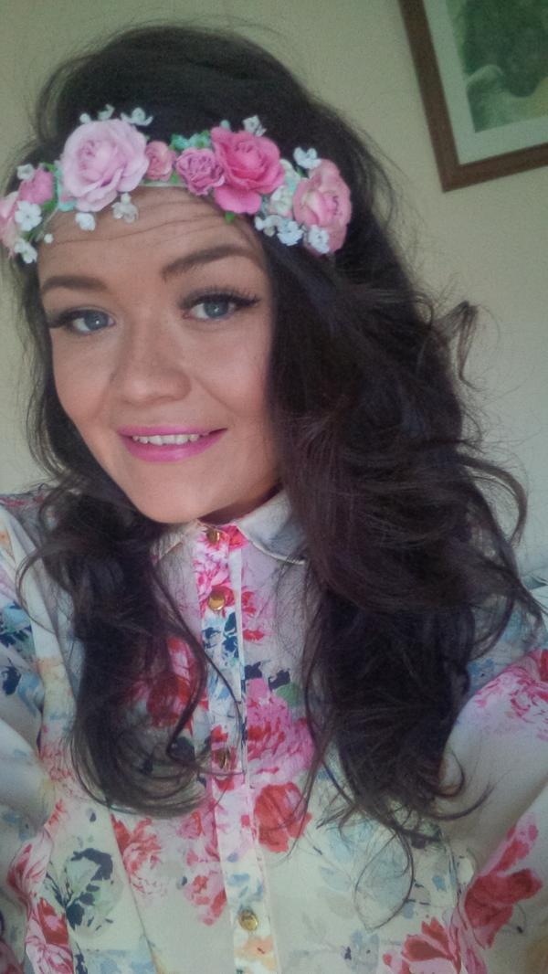 CarpySLxox's tweet photo. Hippy chick!!!! http://t.co/8JdDSfd9Sw