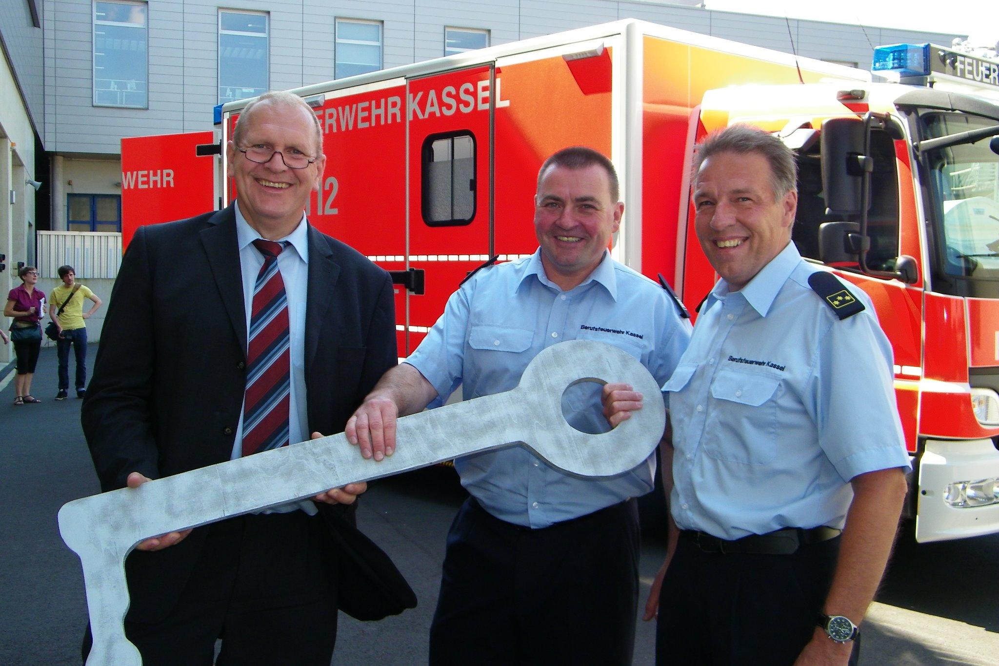 Stadt Kassel On Twitter Neu Bei Der Feuerwehr Kassel Der Neue Spezial Rettungswagen Fur Uberschwere Patienten Http T Co Fwyarr4lsu Cm Http T Co 0qx9ouuqyd