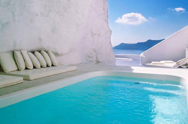 _Paisajes_'s tweet photo. Jacuzzi en una cueva. Santorini, Grecia. http://t.co/pOUdnxAefc