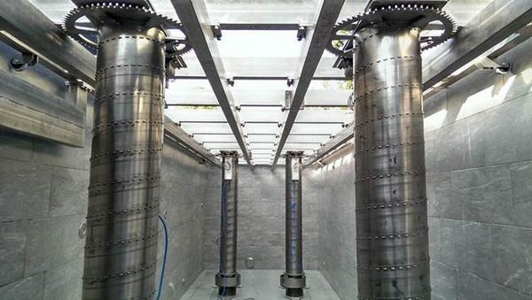 AkvoSpiralift's tweet image. View under our movable floor @AkvoSpiralift #pool #piscine #movablefloor #akvospiralift #luxe #spiralift