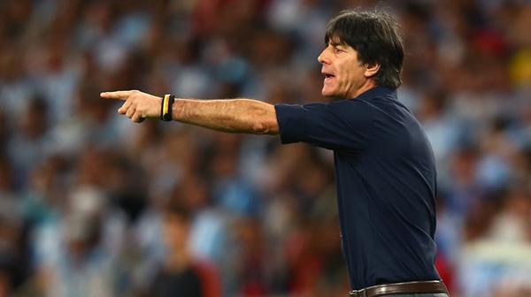 fifacom_de's tweet photo. "#WM2014 war ein Höhepunkt, aber noch kein Abschluss", Löw gibt weiter die Richtung vor => http://t.co/oZnFVPRVMg http://t.co/iwTuYBMxNb