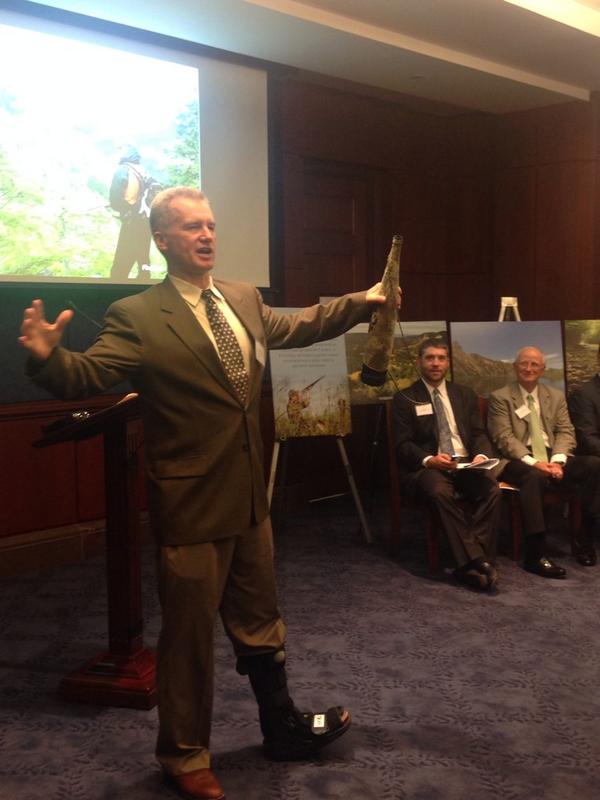 SportsmenAccess's tweet image. Uh oh! @randynewberg is teaching elk calling on Capitol Hill! #unprecedented #bugling #elk