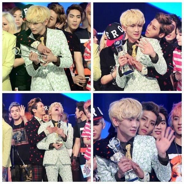 realjonghyun990's tweet photo. ย้อนหลังจงคีย์1วัน💕 #jongkeyday http://t.co/PdyIAUTmSj