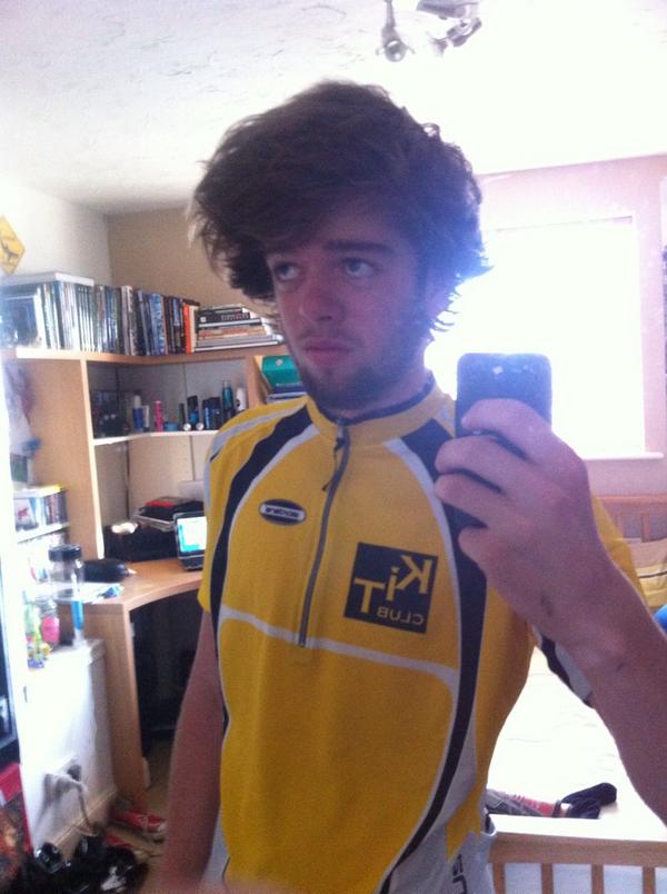 Arnie_Monteith's tweet photo. @LiamHenderson7 @YellowsAnatomy @IsaacBennett3 not like it says 'Kingswood Tri-club' on the back or anything http://t.co/VKPdlTN7uW