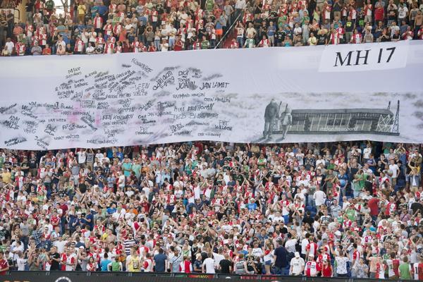 VIDEO: Het indrukwekkende eerbetoon van de Kuip aan vlucht #MH17 foxsports.nl/video/221006-d… #FeySoc