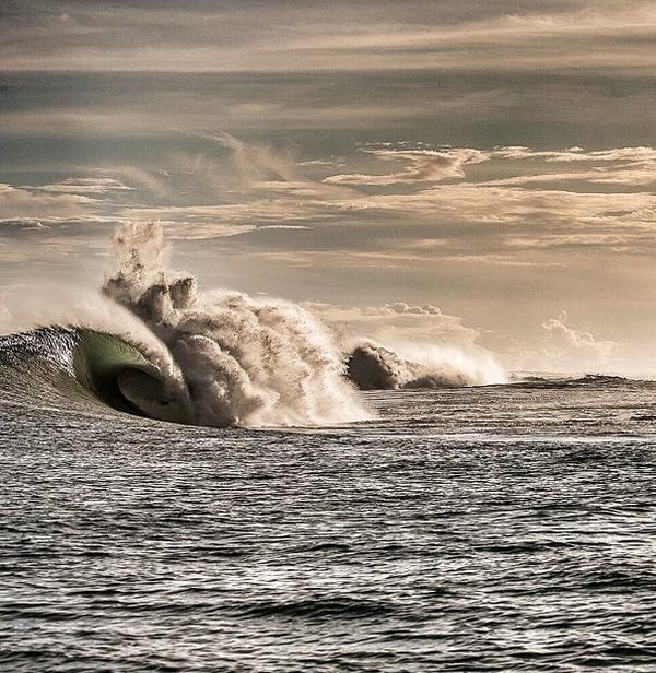 Kerennnn (y) "<a href="/IanWalsh4/">Ian Walsh</a>: Indonesia June 29, 2014 ||  📷 <a href="/MastersBali/">Brad Masters</a> "