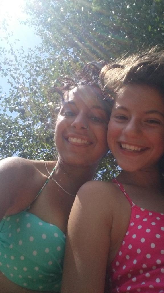 LauraLegarreta's tweet photo. Día de piscina con la gorda http://t.co/oGlPy8pf6x