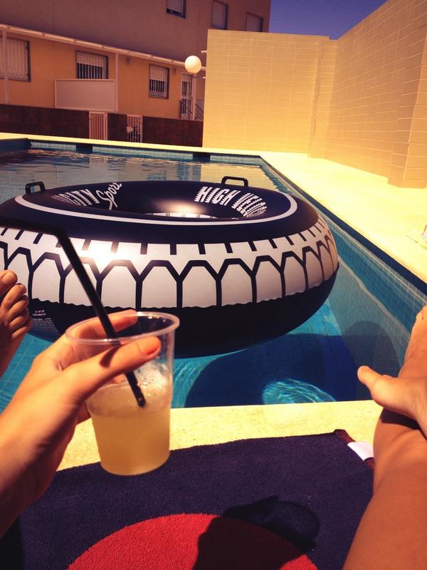 eva2206's tweet photo. De merendola con mi churri @EmeterioMoreno http://t.co/Z9mRs5s6Af