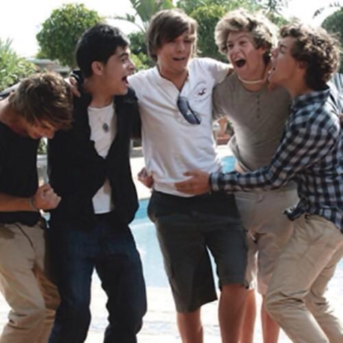 hescforks's tweet image. "El comienzo de una gran historia." #thanksonedirection