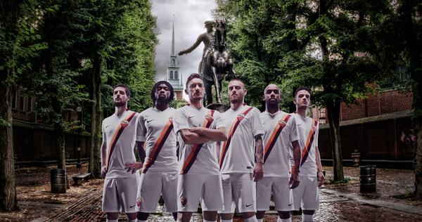 AS Roma and Nike: first game in new away kit tonight
asroma.it/en/news/tonigh… #HungryForGlory #RomaUSA #RomaLiverpool