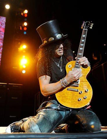 DriellyPaulino's tweet photo. #HappyBirthdaySlash @Slash http://t.co/X5g6psrMx7