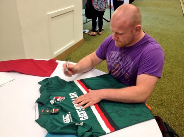 Follow and RT for a chance to win this signed 13/14 home shirt. Ends midday Friday #Tigersfamily