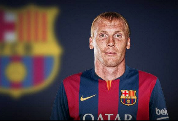 DelinquedIN's tweet photo. ¿Te parece acertado el fichaje de #Mathieu al #FCBarcelona por 20 millones de euros?  
RT - NO 
FAV - SI http://t.co/N6NF1o5OhG