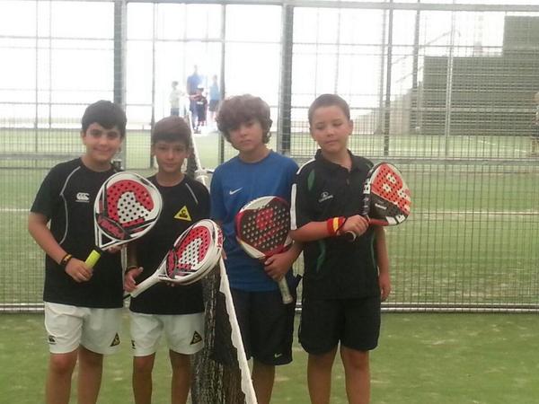 NesNovo's tweet photo. Edu y Hugo pasan primera ronda del torneo estrellita @viborapadel http://t.co/mVb0MpxJdW