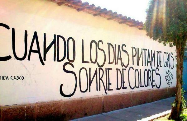 accionp0eticaes's tweet photo. CUANDO LOS DIAS PINTAN DE GRIS SONRIE DE COLORES http://t.co/49FgZjmFgh