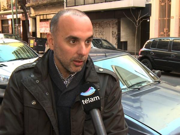 AgenciaTelam's tweet photo. D'Attellis: "No es cierto que pueda ocurrir un gran cimbronazo económico" http://t.co/uNWrwR3UeQ http://t.co/Iwsb940Jy9