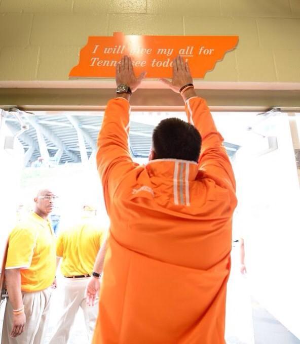 VFL2013's tweet photo. @Mr_Malone3 Follow Up Cuz!!! http://t.co/NXwe6UUo0h
