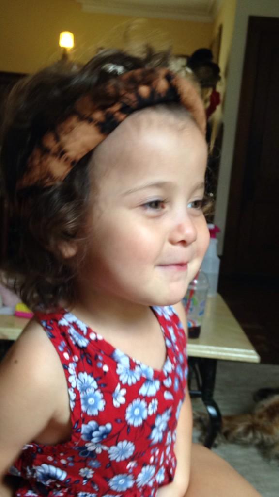 PowJauw's tweet photo. @Harry_Styles in honor of 1D's anniversary I styled my sister's hair just like yours. #OneDirection4years http://t.co/4NeZzP7fKt
