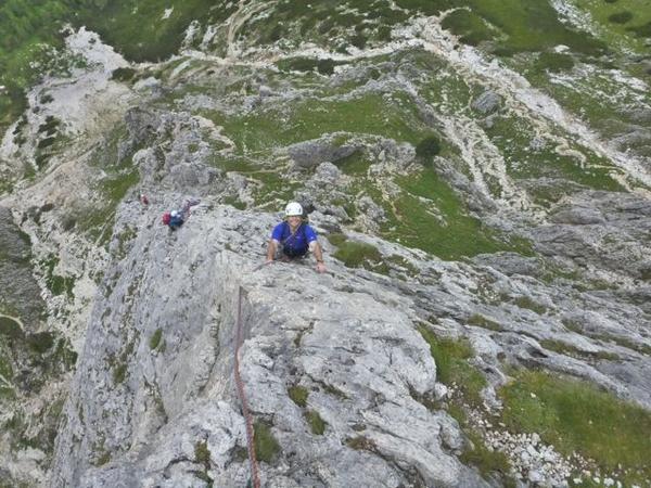 RichCross_AG's tweet photo. Fun in the Dollies - Torre Piccolo+Grand de Falzarego, and the awesome south face of Tofana di Roses @Brit_Mt_Guides http://t.co/h761HFNJPm
