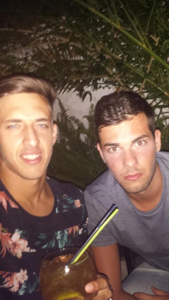 Cecilio_GA's tweet photo. Con el primacho✌🙊😎😛 @Antonio_nerja93 http://t.co/NgmBECZzyX