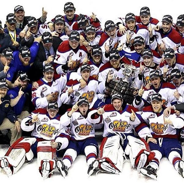 JMMillsy28's tweet photo. Teenage dirtbag will forever bring back the greatest memories! #theboys #missingtheguys #memorialcupchamps http://t.co/2S5qwmJ5pt