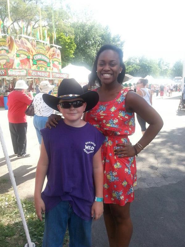 angel_idowu's tweet photo. Everyone come down and join Andy weber and I at the 4H Rock county fair!!! Woooooo http://t.co/UgZEFbaeCT