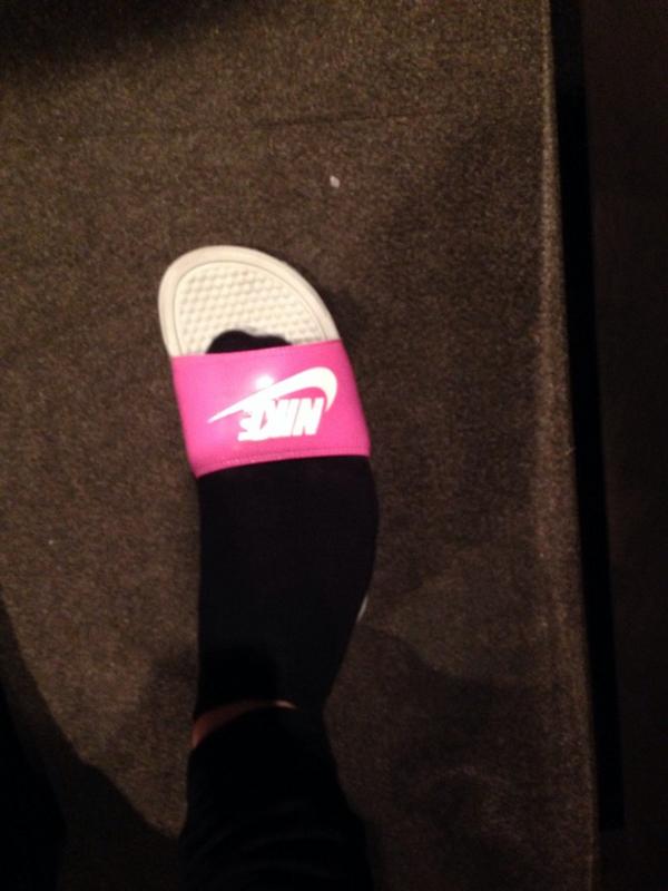 Ashton5SOS's tweet photo. New shoes http://t.co/3ZhbvithLh