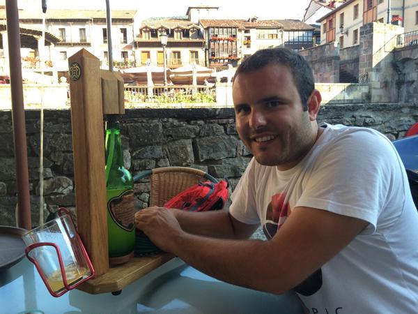 rupaob's tweet photo. Dia espectacular y preciosas vistas por las alturas de Cantabria! @chin_garci http://t.co/Bm1ElRXoH5