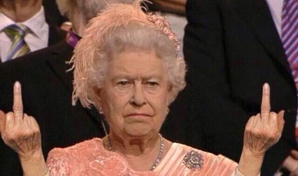 savs66's tweet photo. Breaking Commonwealth News..

Queen Gives Verdict on Opening Ceremony...#CommonwealthGames http://t.co/qxqv2DGwpq