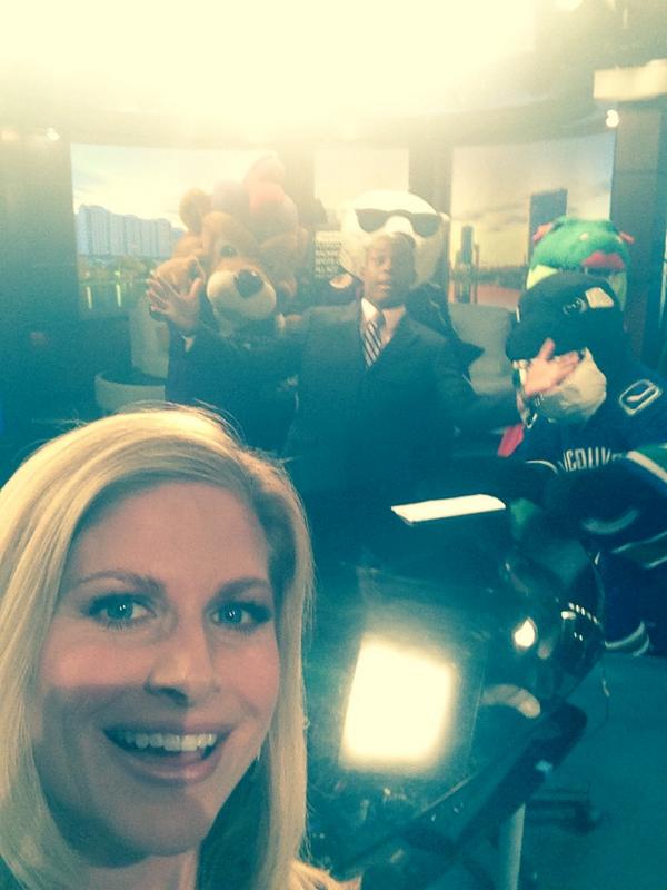 MarthaSugalski's tweet photo. My new co anchors http://t.co/SSiwEitKUa
