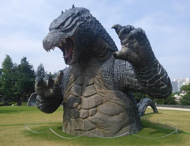 ハリウッド版　ゴジラ　可動式 縦約30cm 横約40㎝ ハリウッド版 ゴジラ 可動式 縦約30cm 横約40㎝ - メルカリ