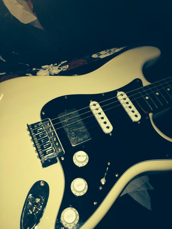 DepthsOfficial's tweet photo. Bruce's Retro Strat! http://t.co/4zVnb9vorm